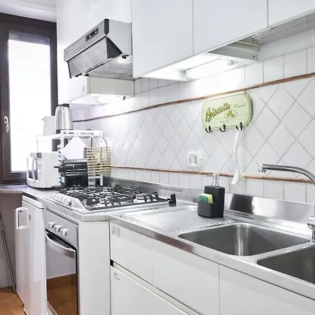 Paola's Place In Navona *