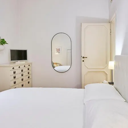 Paola's Place In Navona Appartement